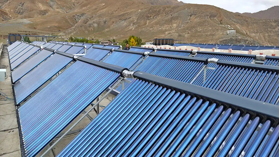 نظام تسخين المياه بالطاقة الشمسية بتقنية الأنابيب الحرارية - تقنية نقل حراري متقدمة