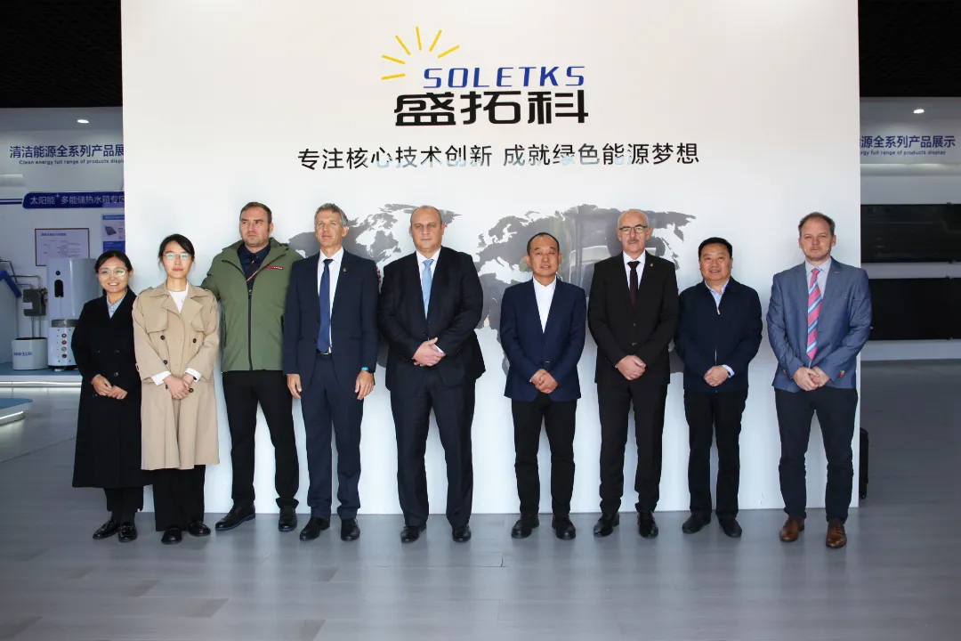 Visite d'une délégation de la Conférence des dirigeants locaux Chine-PECO au groupe SOLETKS Visite d'une délégation de la Conférence des dirigeants locaux Chine-PECO au groupe SOLETKS